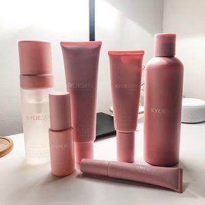 Kylie Skin Set (no box/bag) Offers Welcome!